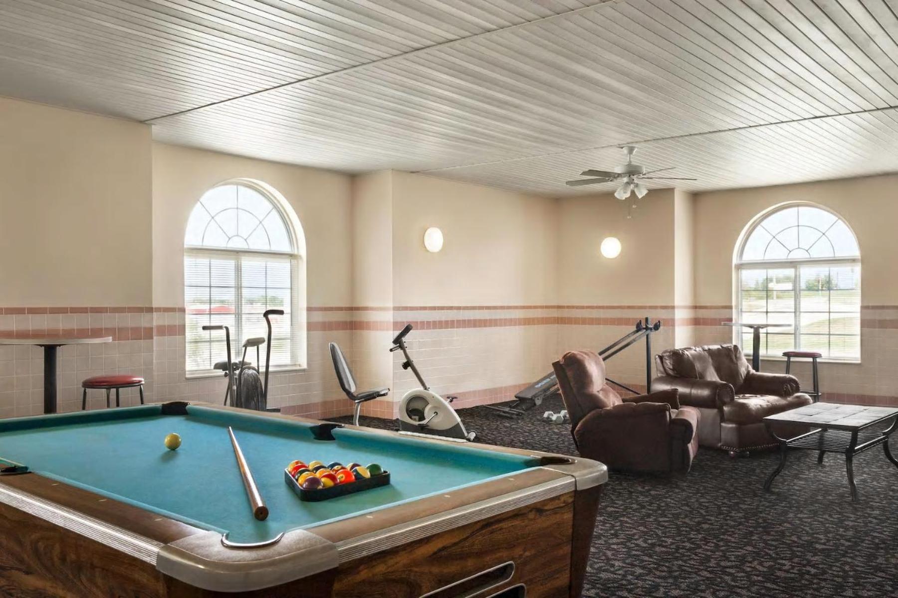 Travelodge By Wyndham Fort Scott Luaran gambar