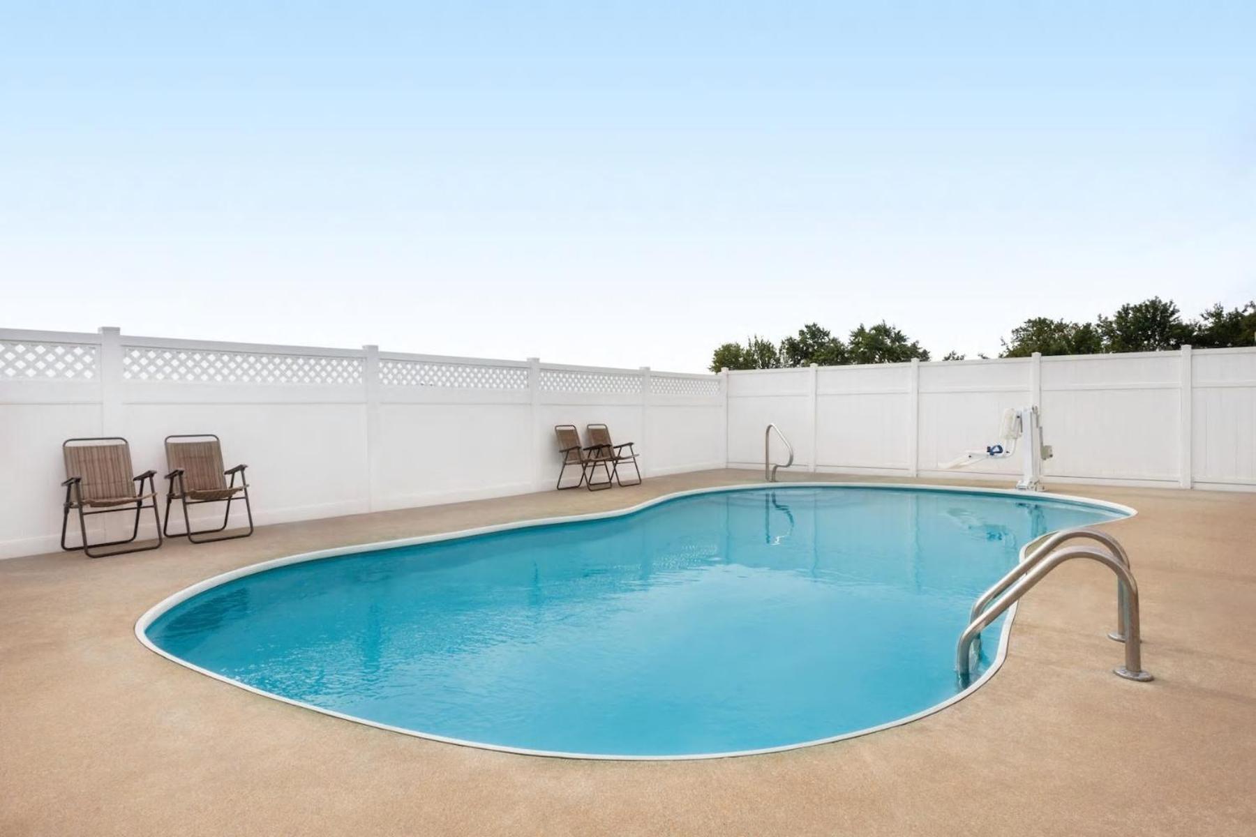 Travelodge By Wyndham Fort Scott Luaran gambar