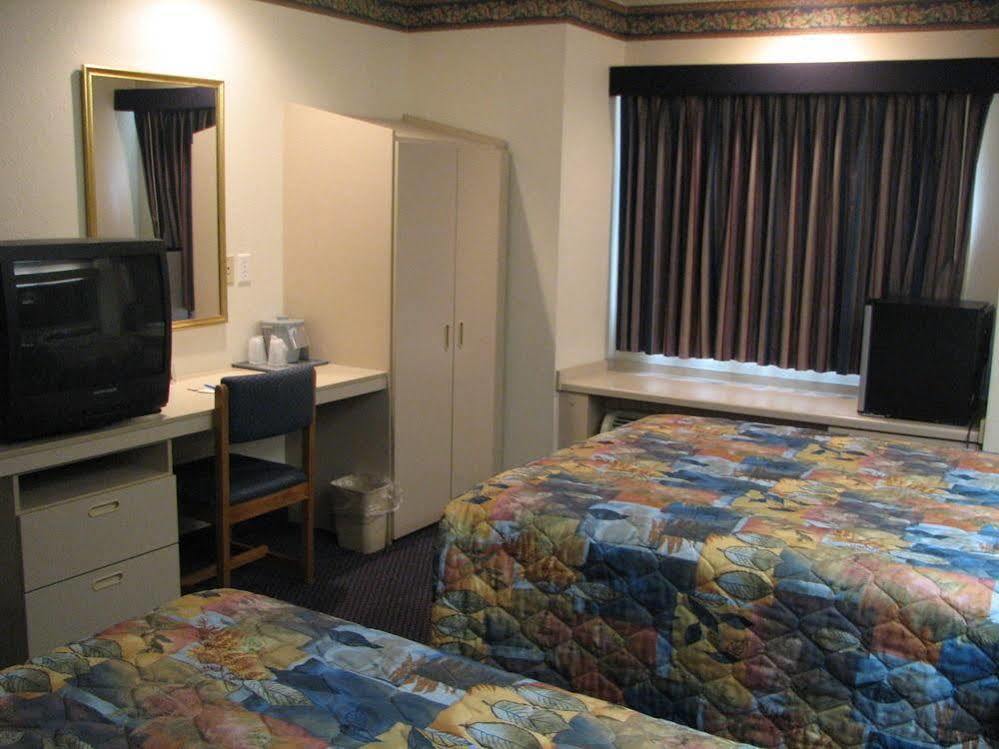 Travelodge By Wyndham Fort Scott Luaran gambar
