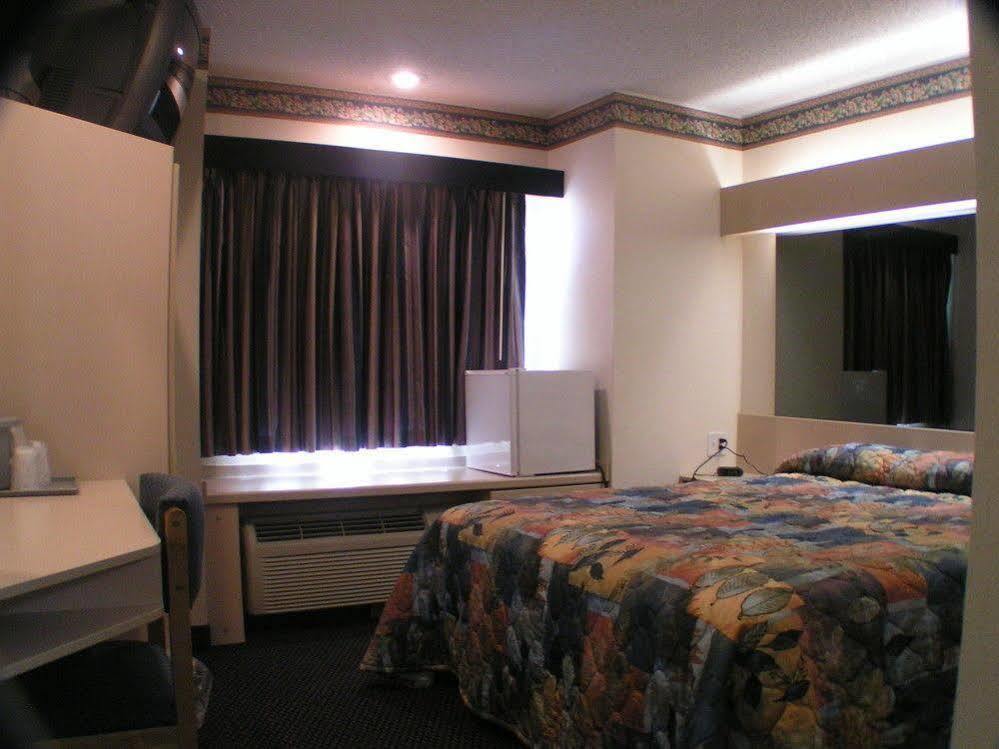 Travelodge By Wyndham Fort Scott Luaran gambar