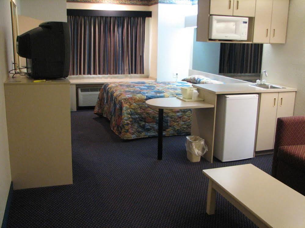 Travelodge By Wyndham Fort Scott Luaran gambar