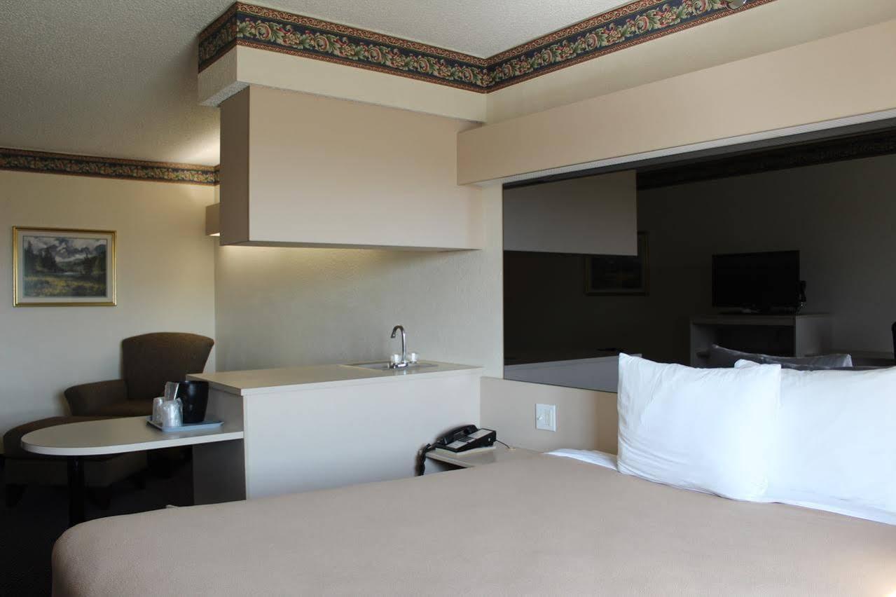 Travelodge By Wyndham Fort Scott Luaran gambar