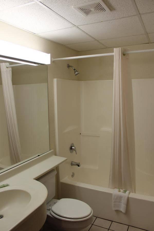 Travelodge By Wyndham Fort Scott Luaran gambar