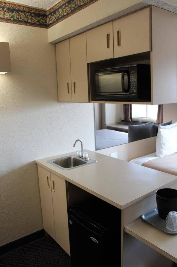 Travelodge By Wyndham Fort Scott Luaran gambar
